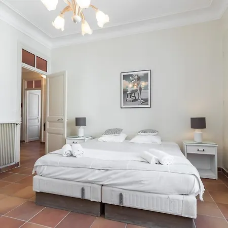 Sleeps 4 Wifi Daire Cannes
