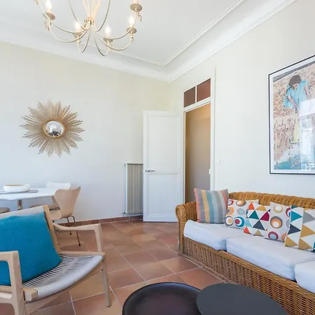 Sleeps 4 Wifi Cannes
